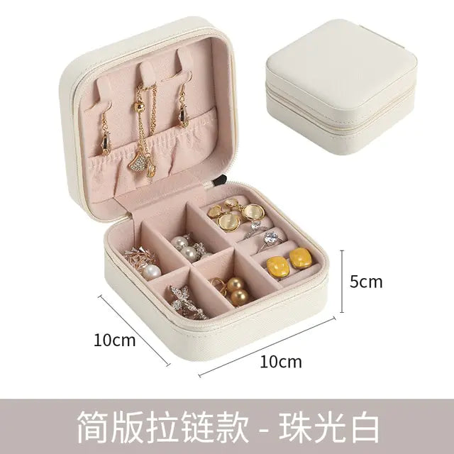 Chic Travel Cosmetics Organizer